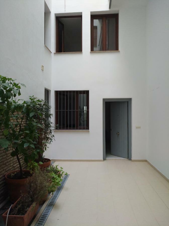 Rentalsevilla Espacioso Duplex En La Puerta Real Sevilha