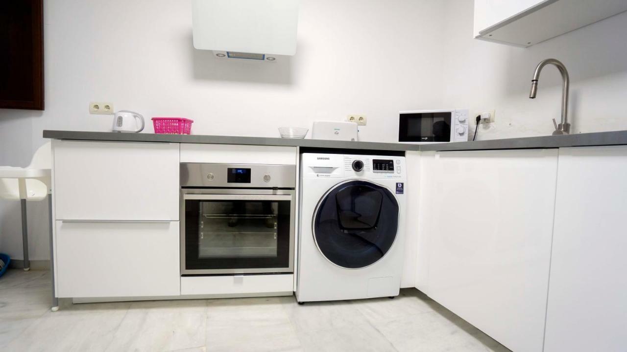 Rentalsevilla Espacioso Duplex En La Puerta Real Sevilha