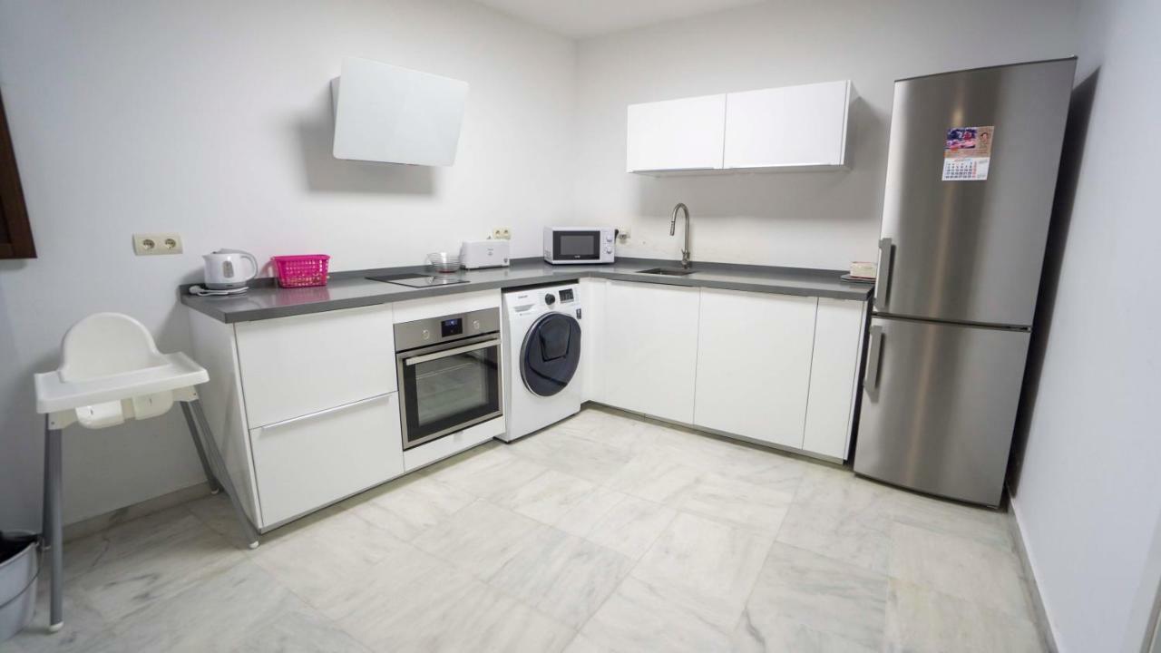 Rentalsevilla Espacioso Duplex En La Puerta Real Sevilha