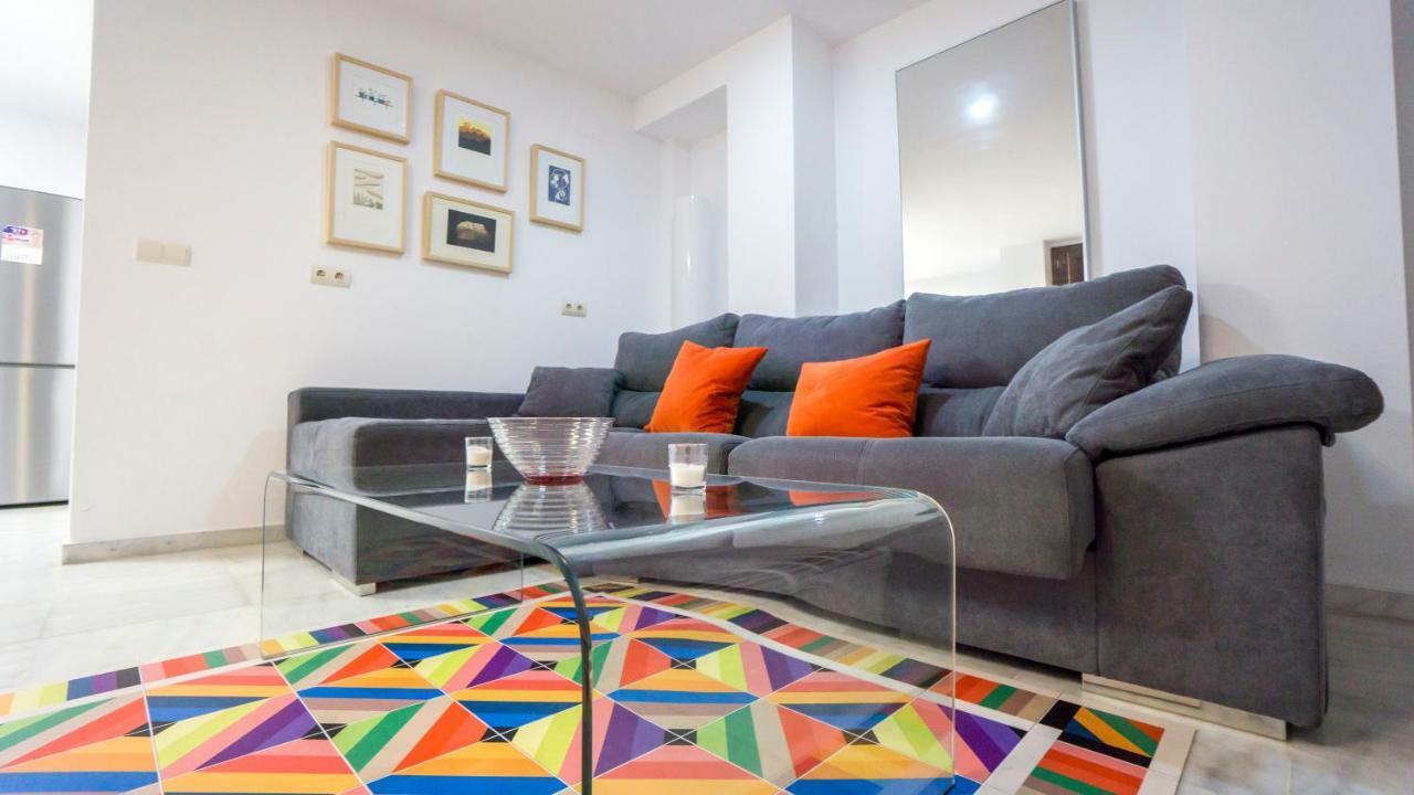 Rentalsevilla Espacioso Duplex En La Puerta Real Sevilha