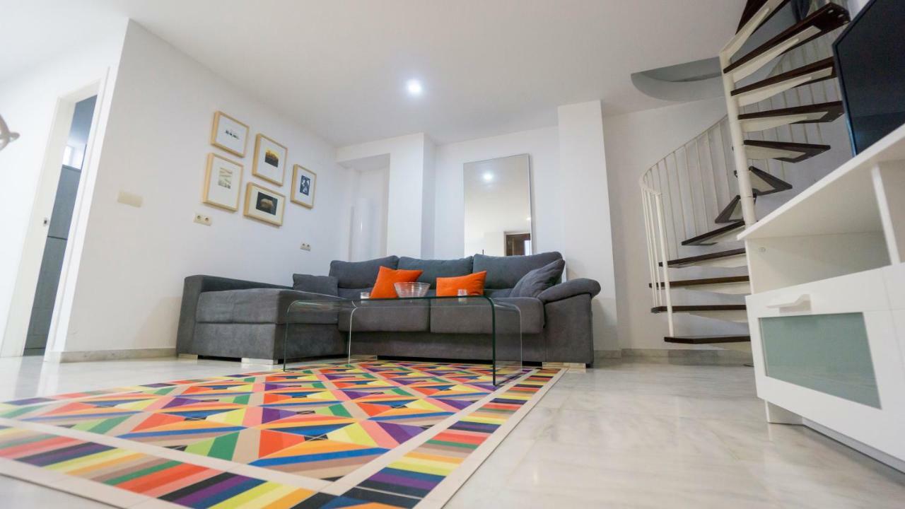 Rentalsevilla Espacioso Duplex En La Puerta Real Apartamento