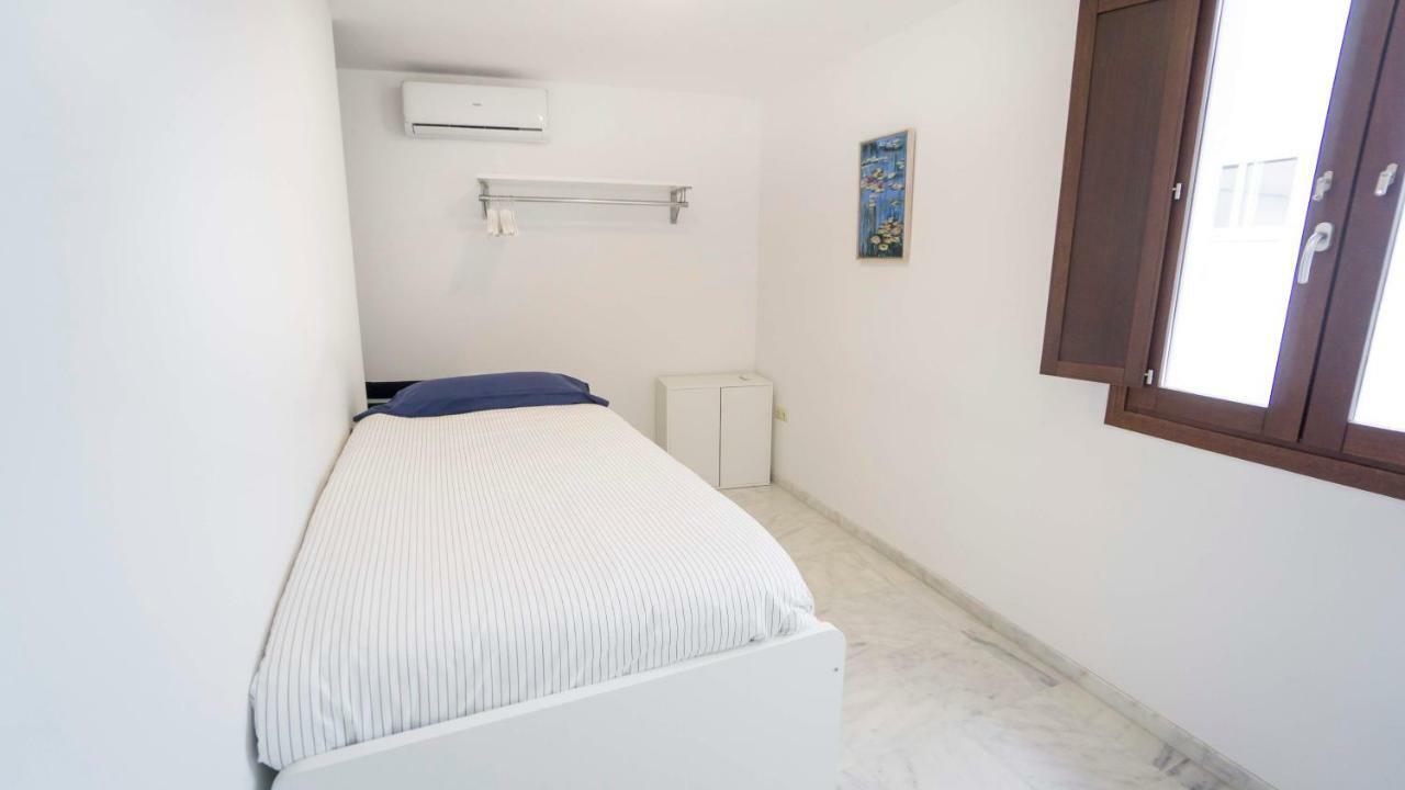Rentalsevilla Espacioso Duplex En La Puerta Real * Sevilha